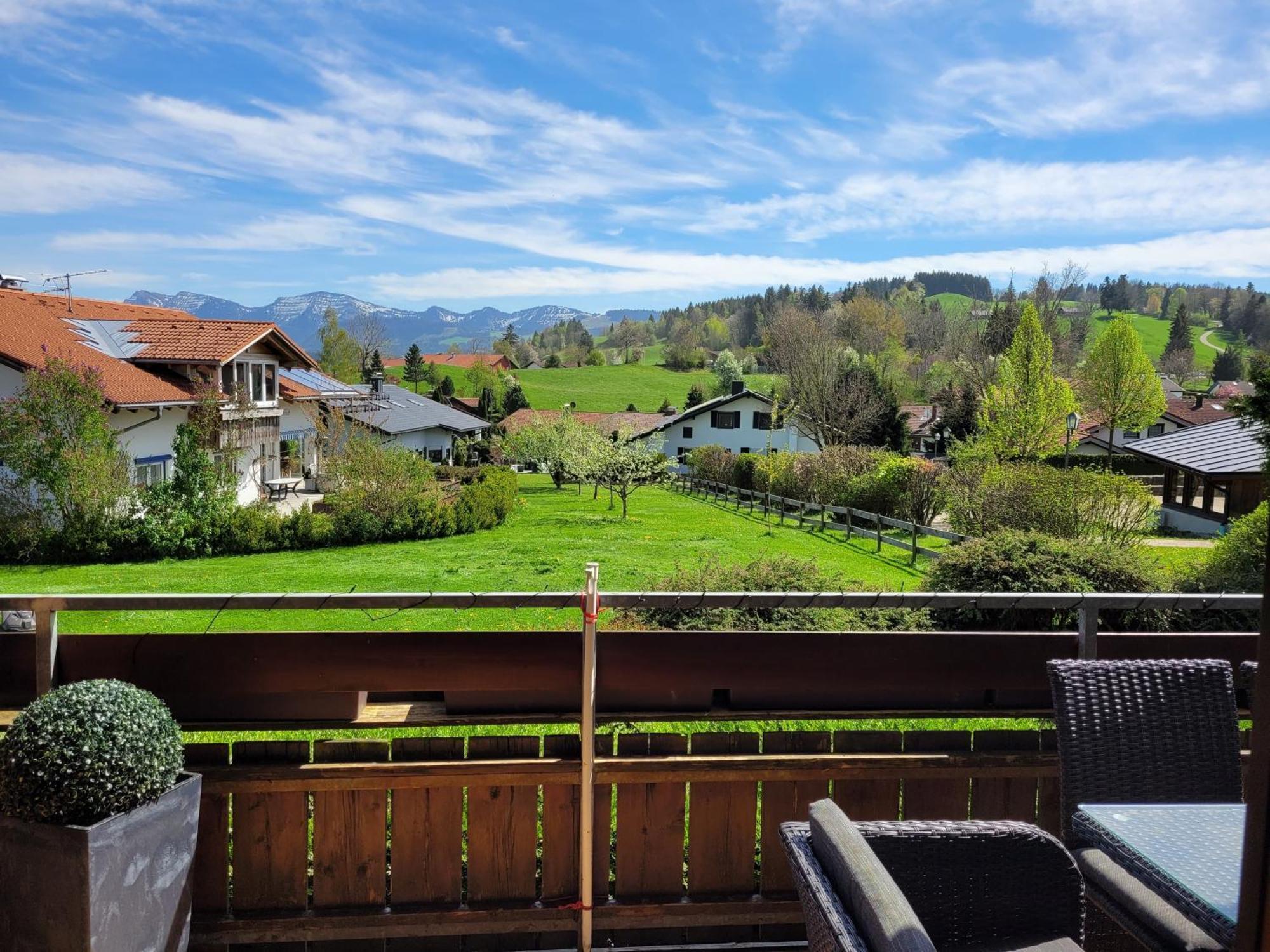 Lindners Hideaways - Bergnest Lodge - Bergblick Fewo 6 Pers Balkon Garten Hund Ski Unterkunft Luftkurort Oberreute Naehe Buchenegger Wasserfaelle Eistobel Bodensee 외부 사진